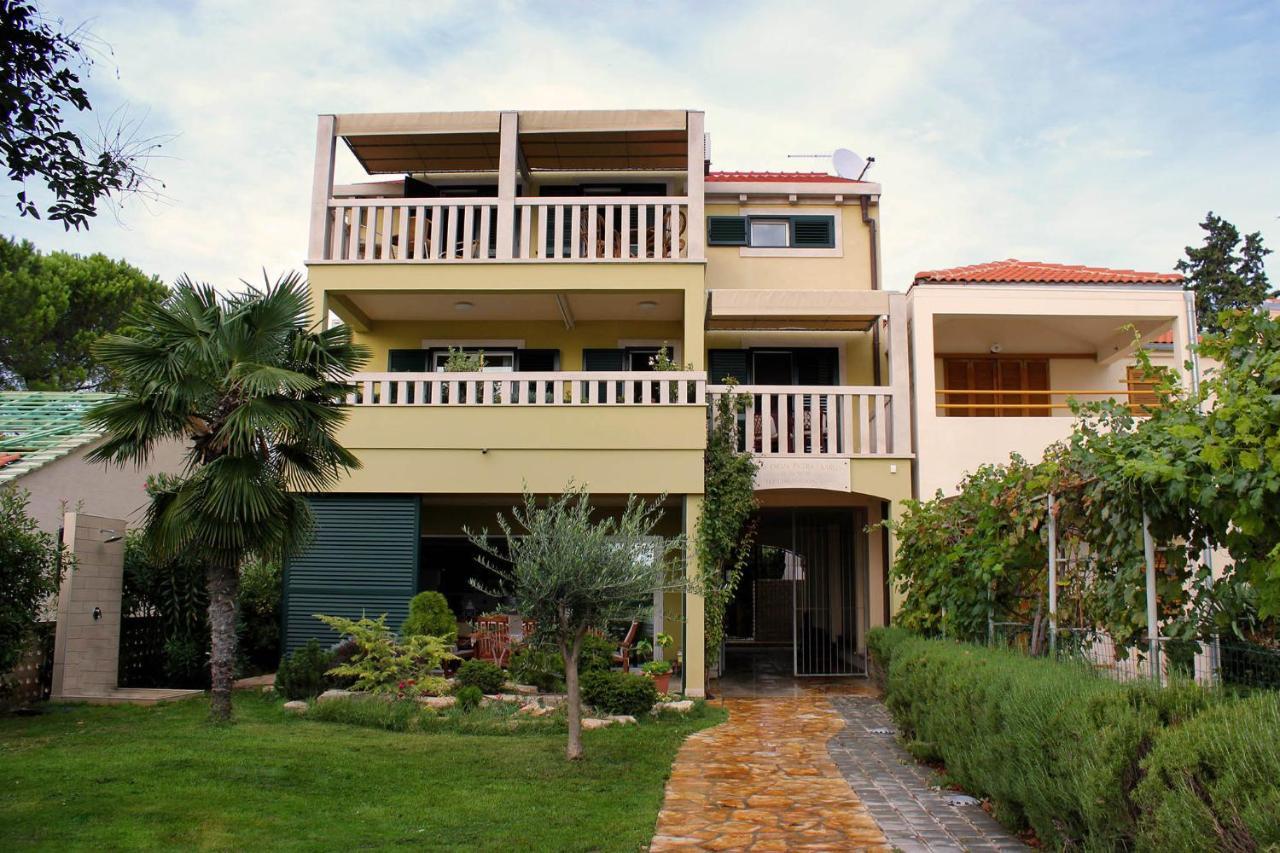 Apartments Petra I Karlo ตูรันญ์ ภายนอก รูปภาพ