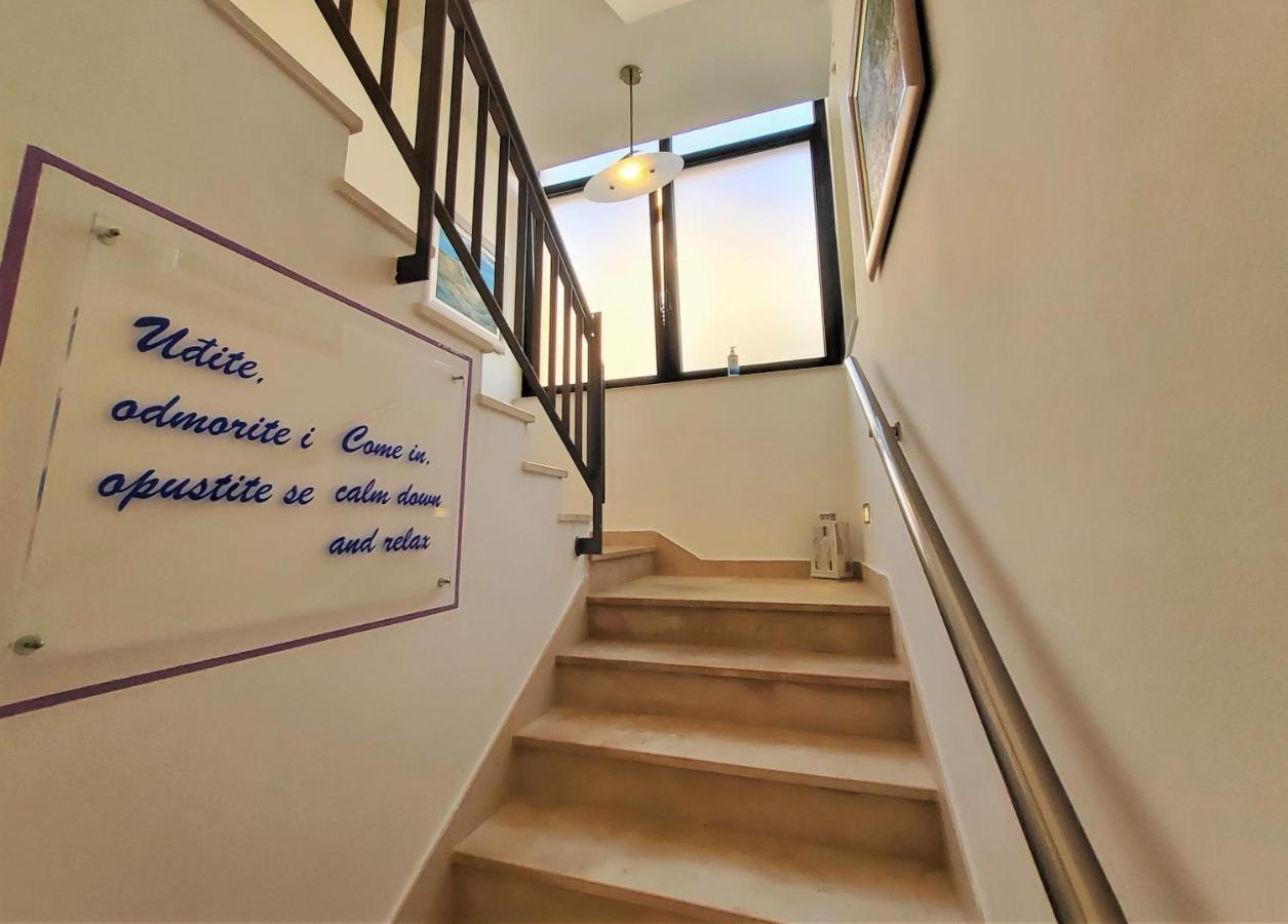 Apartments Petra I Karlo ตูรันญ์ ภายนอก รูปภาพ