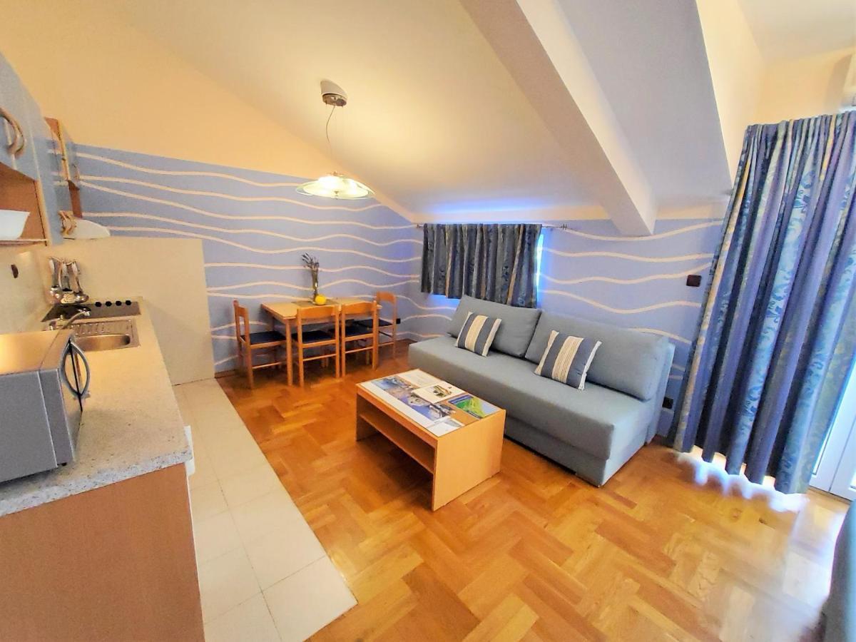 Apartments Petra I Karlo ตูรันญ์ ภายนอก รูปภาพ
